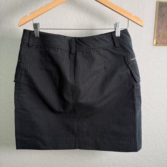 Women's Banana Republic Black Pinstripe Zip Pocket Mini Skirt Size 8 - Picture 8 of 9